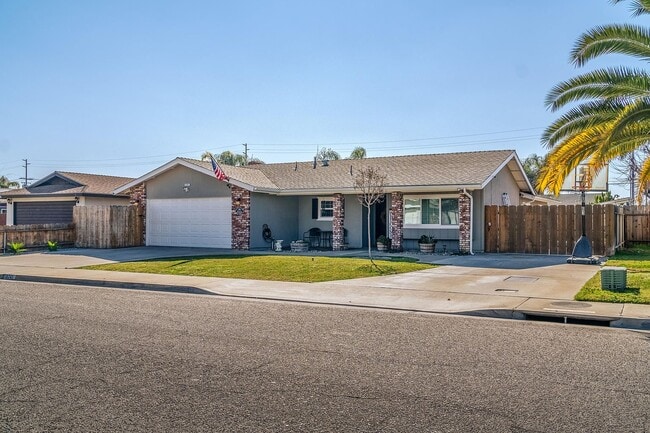 Photo - 1741 McComb Ave