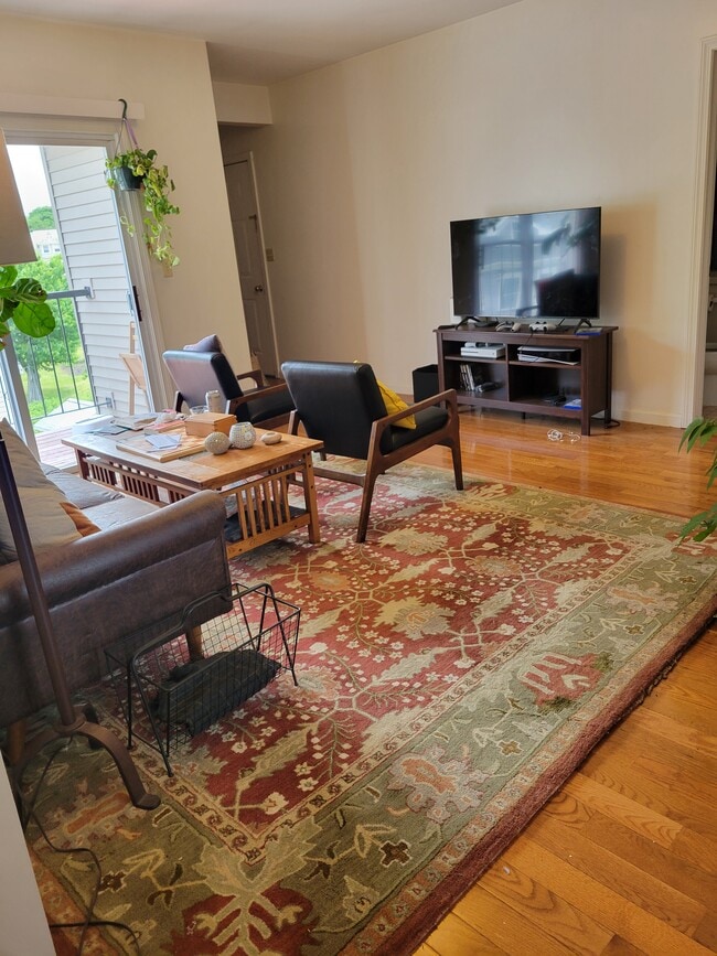 Building Photo - 9 Morgan Pl Unit 6