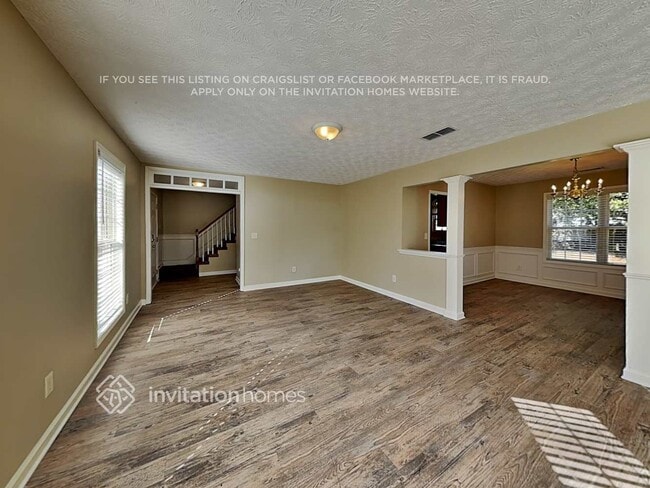 Photo - 412 Chadborn Way