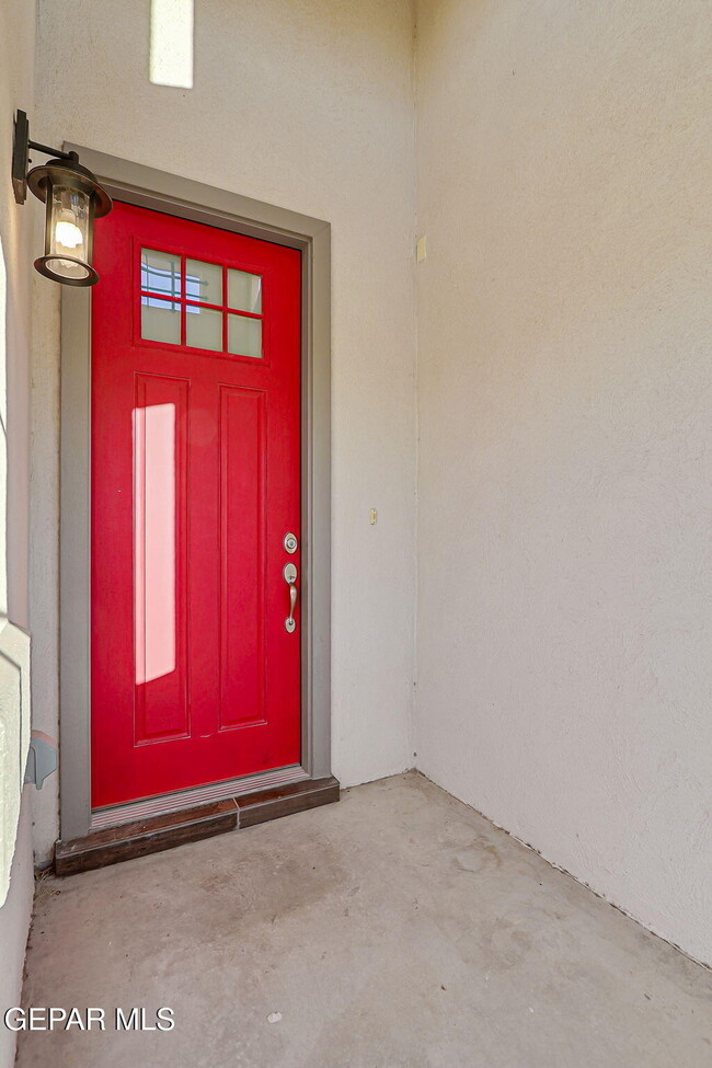 Photo - 6061 Cinnamon Pk St