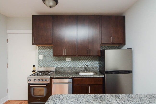 Photo - 820 W Cornelia Ave Unidad 201