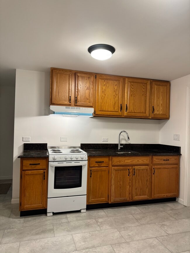 Photo - 443 Jefferson Ave Unit #3 - 1 bed 1 bath