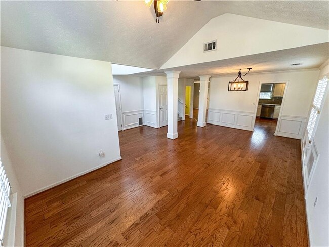 Photo - 1344 Treewood Trail