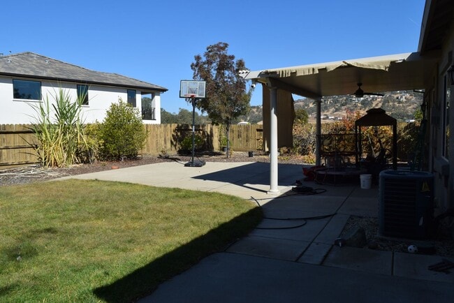 Building Photo - Gorgeous Newer 4 Bedroom in Highly sought after Riata Empire Ranch Community!