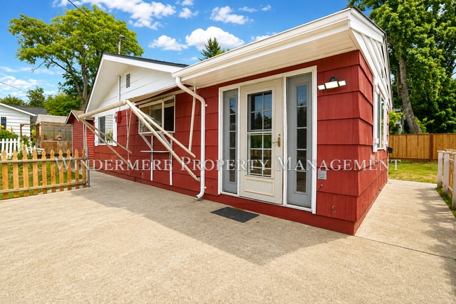 Photo - 601 Hull Ave