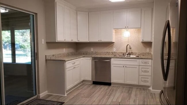 Photo - 120 Powell Dr