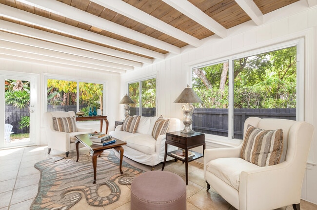 Photo - 240 Almeria Rd