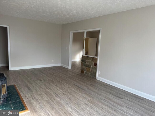 Photo - 11415 Eastern Ave