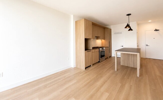 Photo - 210 N Ada St