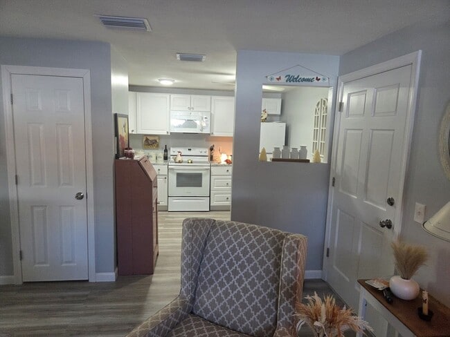 Photo - 176 Maple Ave Unit 2-1