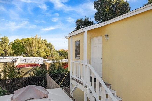 Photo - 4415-4419 VAN DYKE AVENUE % Unidad 4417 Van Dyke Ave