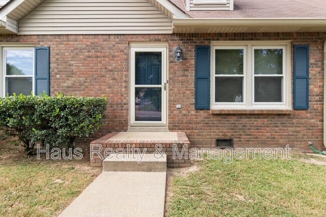 Photo - 334 Kelsey Dr