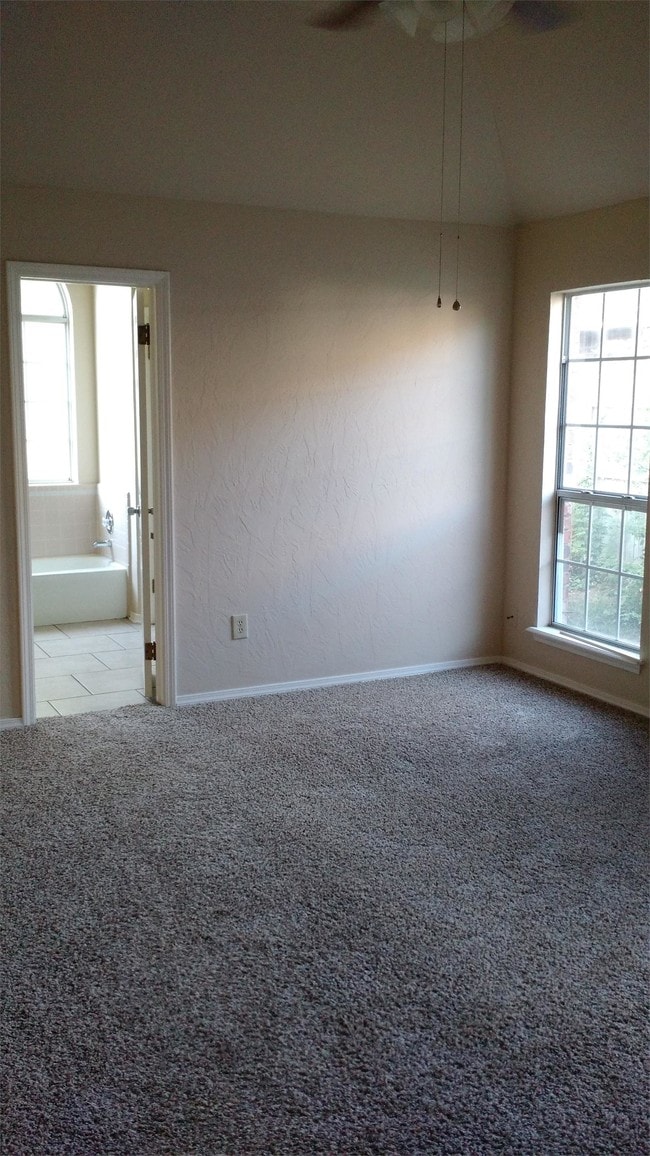 Photo - 6828 NW Crestwood Dr