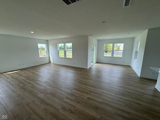 Photo - 1124 Tansley Ln