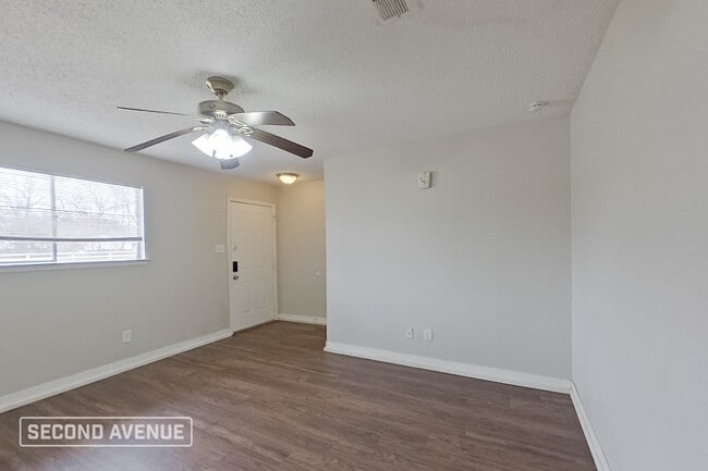 Photo - 2810 Plaza St