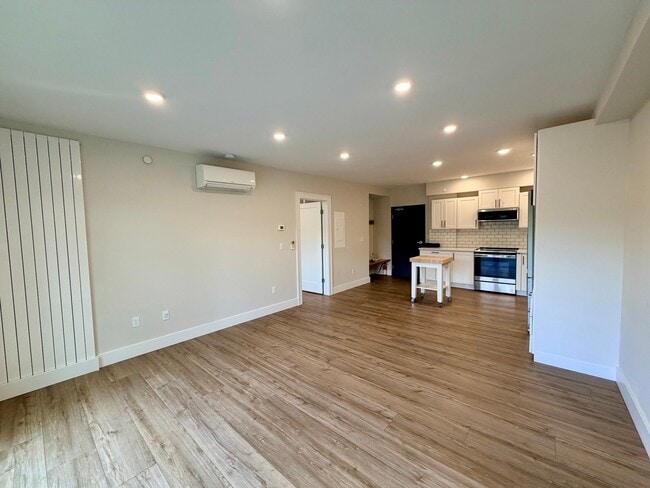 Photo - 1001 River Dr