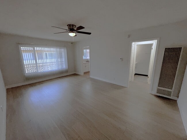 Photo - 340 Normandie Ave