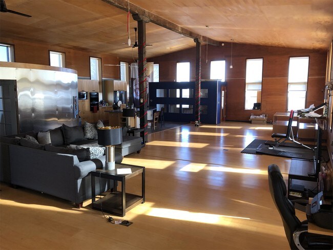 Photo - 3016 E Thompson St Unit Penthouse