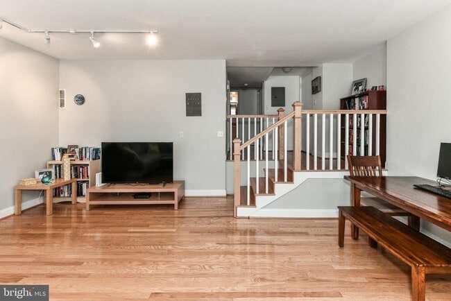 Building Photo - 2630 Adams Mill Rd NW Unit 03