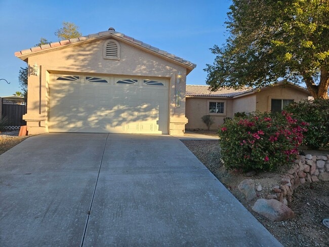 Building Photo - Fort Mohave!! 3 bedroom 2 bathroom in Fairway Estates.