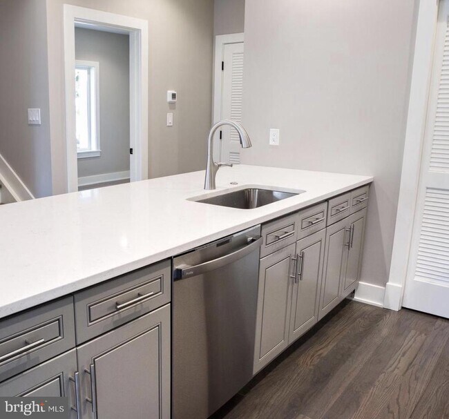 Photo - 1701 Trinidad Ave NE Unit 4