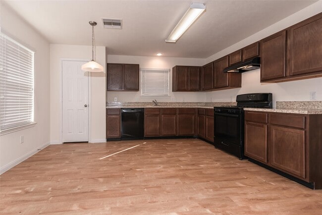 Photo - 724 South Ella Creek Drive