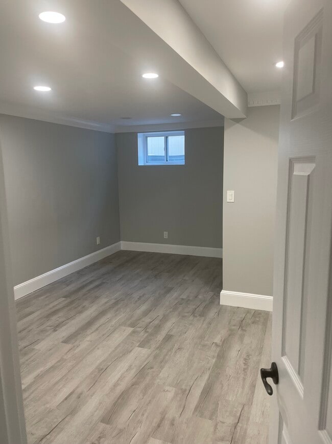 Photo - 2167 Marvin Pl