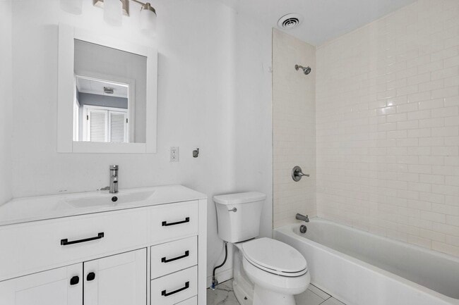 Photo - 1249 Paterson Plank Rd