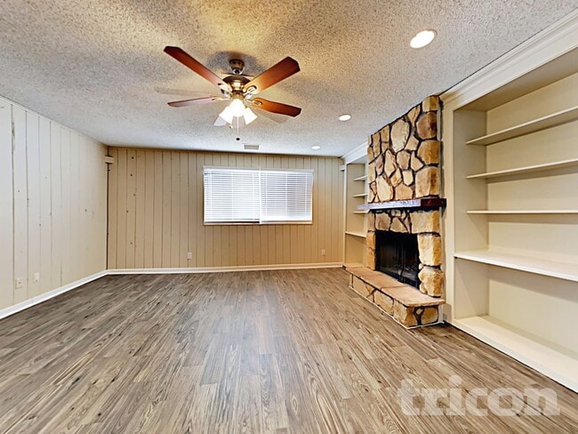 4416 W Mountain View Rd