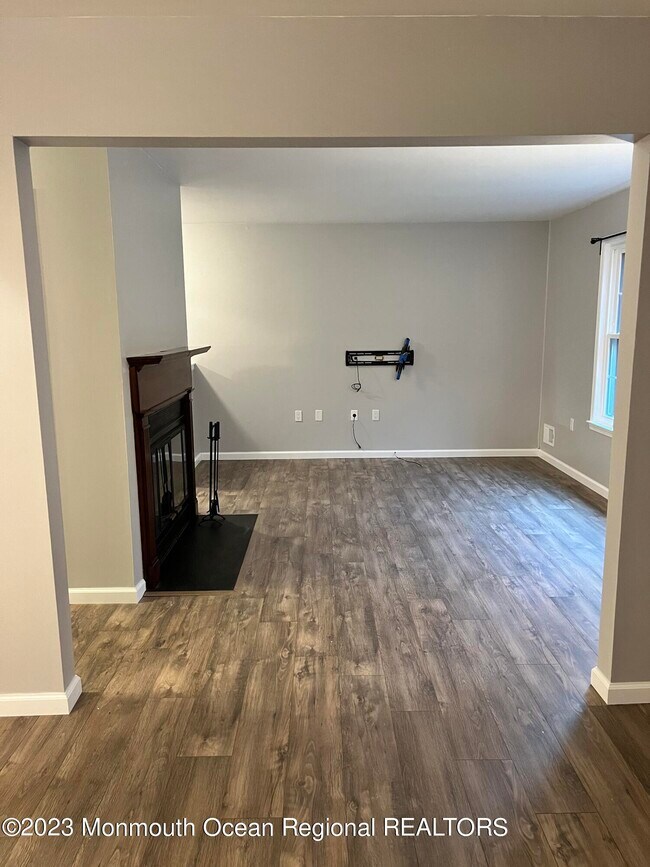 Photo - 604 Wellington Pl