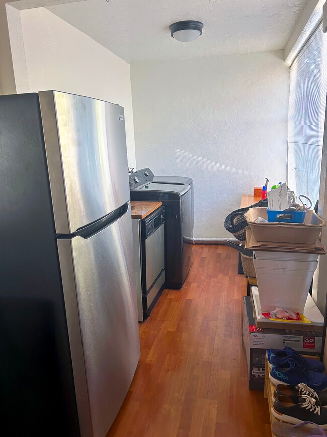 242 N Wilson Ave