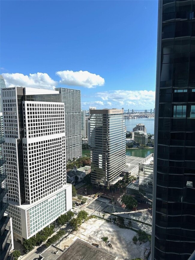 Photo - 801 S Miami Ave Unidad 4305