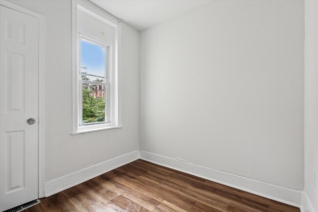 Photo - 3 Bedroom House Germantown- Rent Ready!