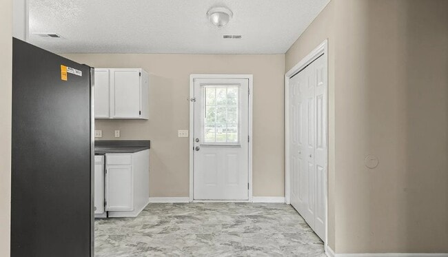 Photo - 122 Settlers Cir