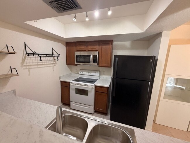 Photo - Spacious 2Bdm 2Ba Central Tempe Condo with New Floors! Unit 129