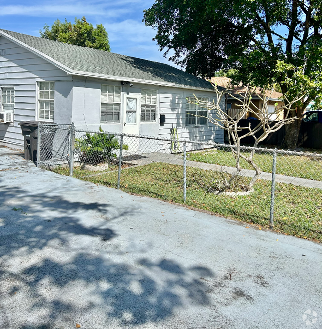 Building Photo - 949 Ardmore Rd Rental