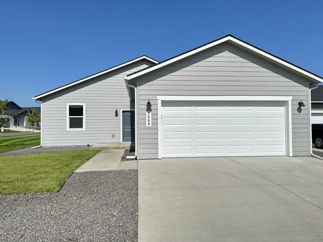 Photo - Brand New Foxtail Rancher