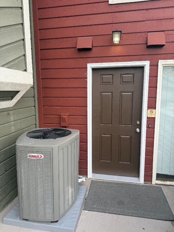 Photo - 2857 Springdale Ln