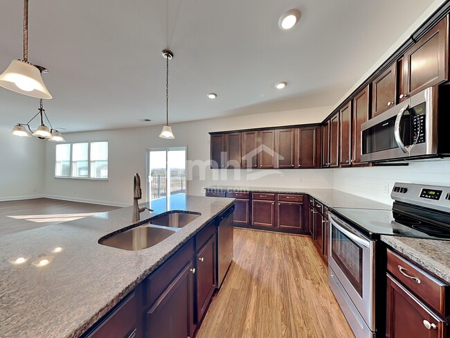 Photo - 2000 Bennett Dr