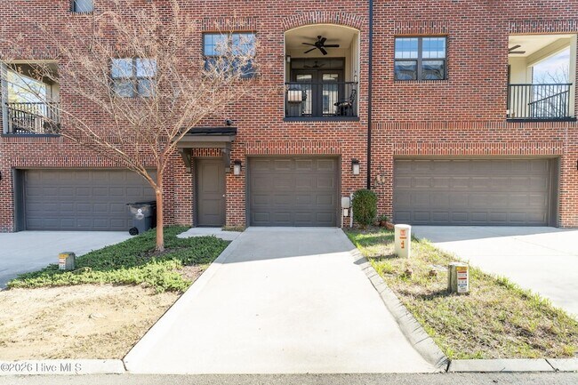 Photo - 12 Brownstone Ln