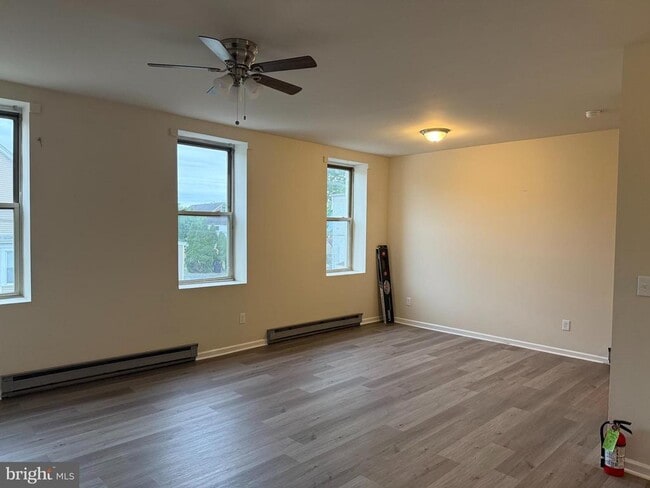 Building Photo - 21 N Main St Unit APT. A