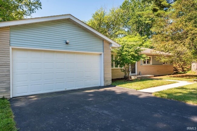 Photo - 1708 E Windsor Dr