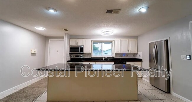 Photo - 7713 Heather St