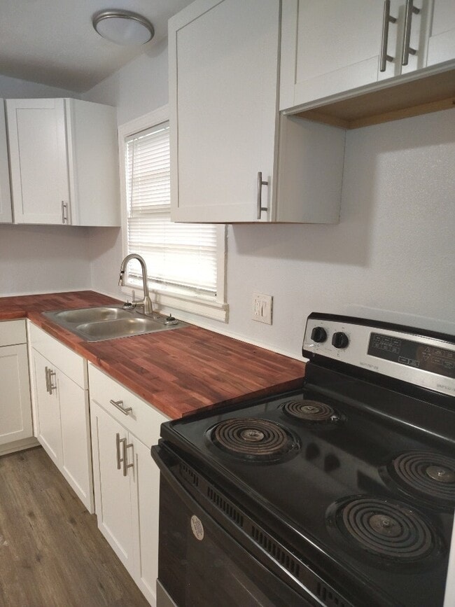 Photo - 3141 Benson Dr