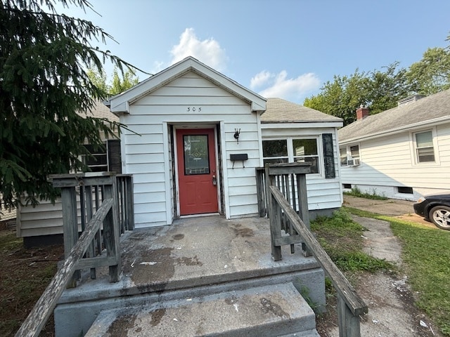 Photo - 305 E Victoria St House