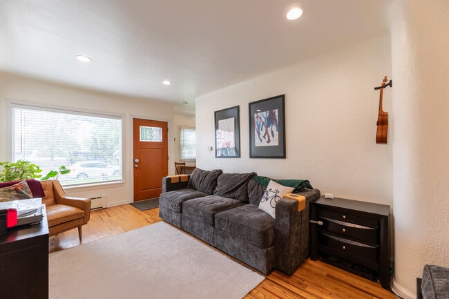 Photo - 4591 Wyandot St