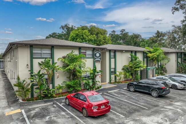 Parson's Green Courtyard Apartments