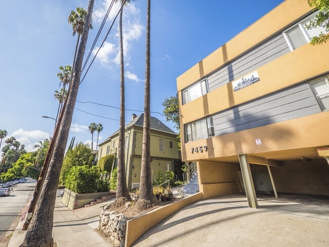 7459 Hollywood Blvd