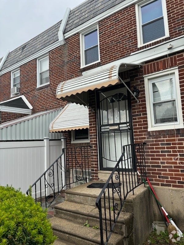Building Photo - 7011 Stenton Ave Rental