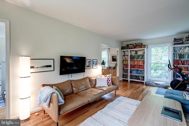 Photo - 7525 Cayuga Ave